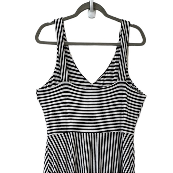 NWOT Women’s Maxi Summer Dress Black and white stripes - Picture 3 of 5
